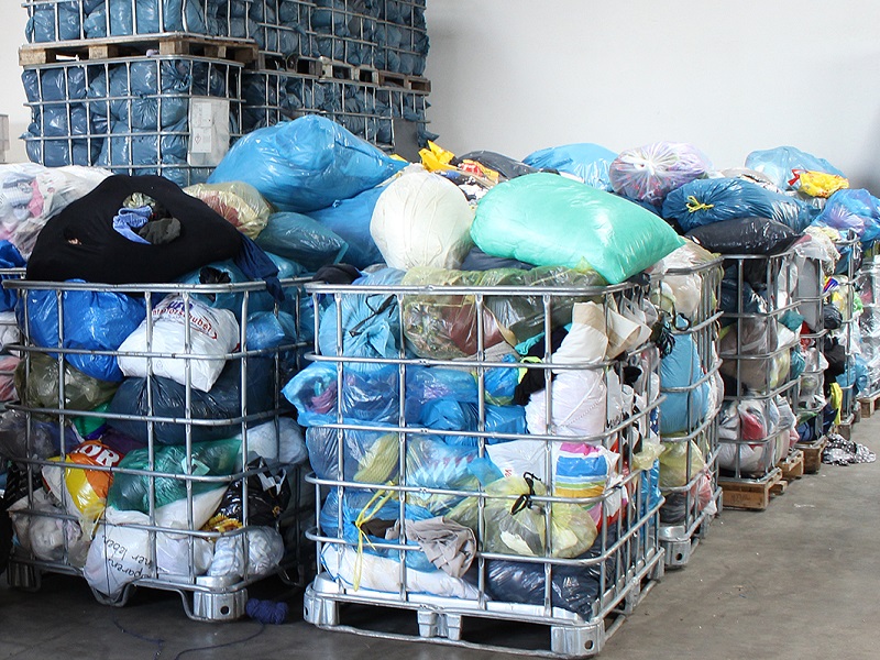 Altkleider Entsorgen In Der Nähe Textilien und Altkleider Entsorgung | Veolia Deutschland
