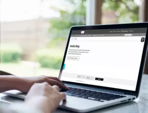 Laptop mit Blog Startseite