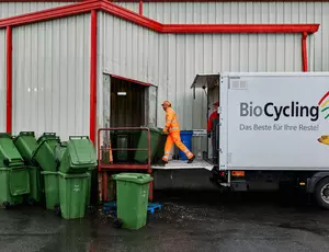 Biotonnen der BioCycling werden geleert