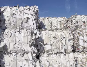 Verpresste Papier Ballen