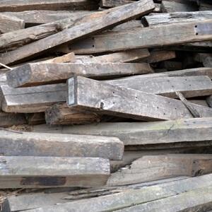 Altholz Holzbalken Veolia nimmt im Betrieb Zapfendorf Holzbalken an.