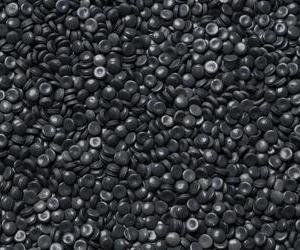 Linsenförmiges Regranulat aus recyceltem HDPE