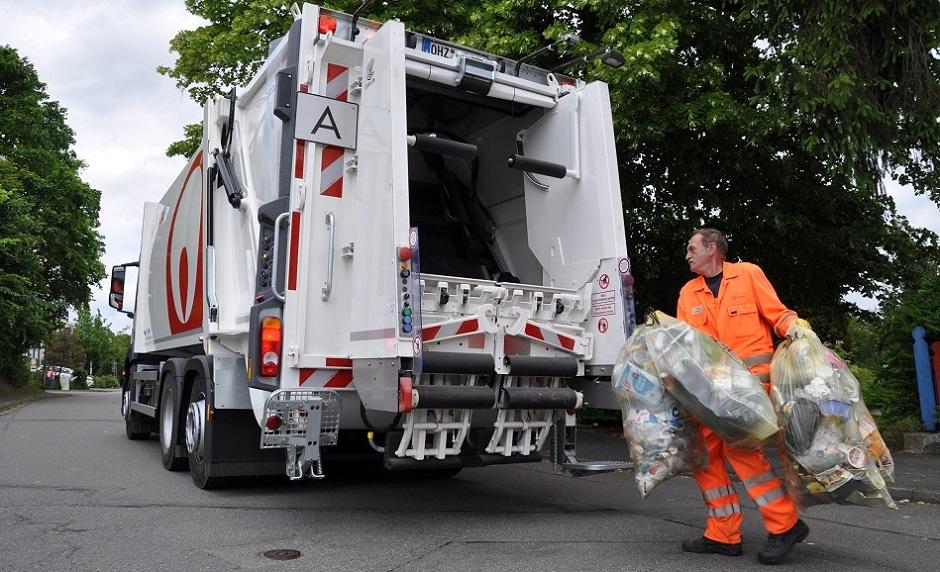 Sammlung Gelber Sack Veolia sammelt Gelbe Säcke in in Walkenried ein.