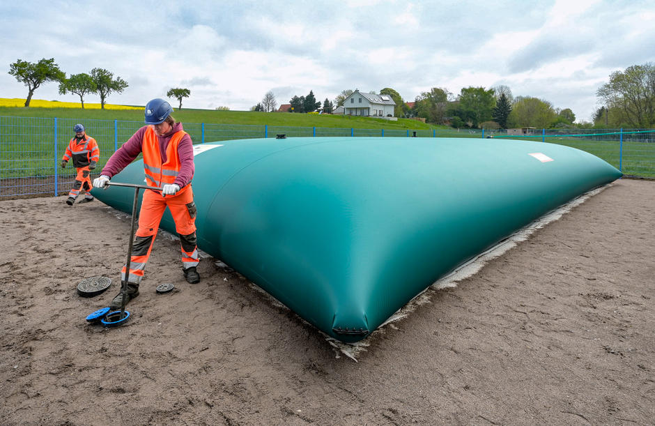 VEOLUTIONS Löschwassersicherung Slideshow Zisternen 1 Mitarbeiter