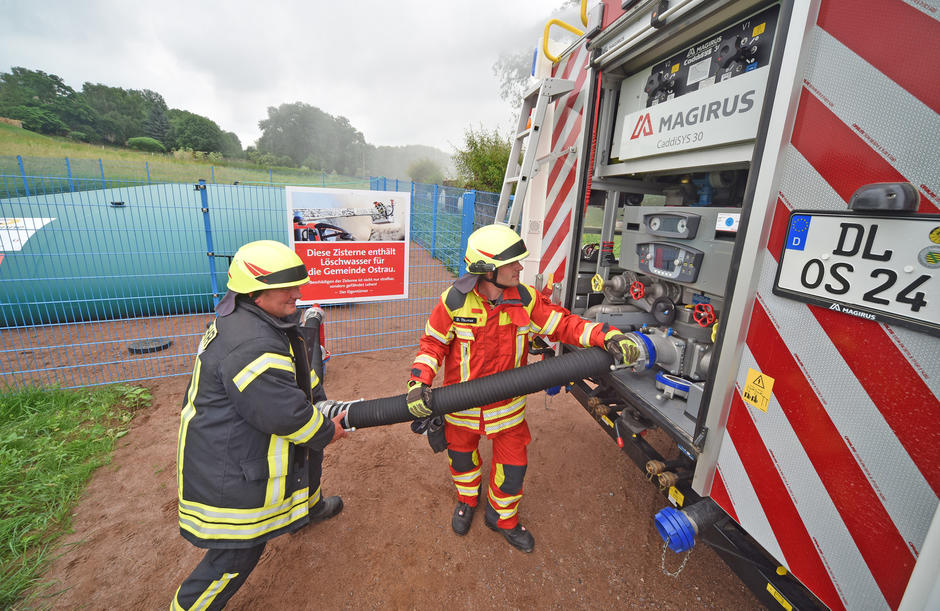 VEOLUTIONS Löschwassersicherung Slideshow Zisternen 4 Feuerwehr Testlauf