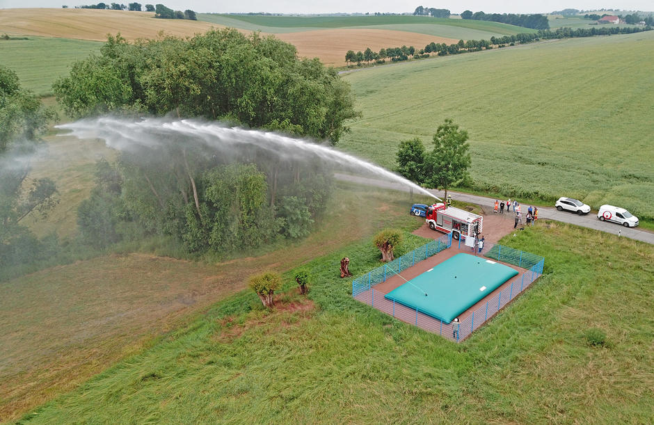 VEOLUTIONS Löschwassersicherung Slideshow Zisternen 5 Feuerwehr Testlauf Luftaufnahme